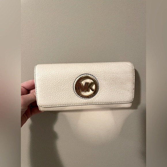 Michael Kors Wallet - Picture 1 of 5